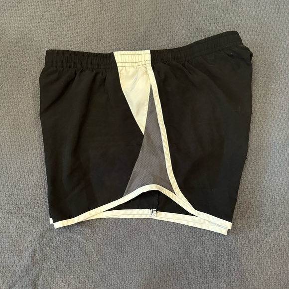 Nike Dri-Fit Tempo Shorts Size XS - Picture 7 of 10